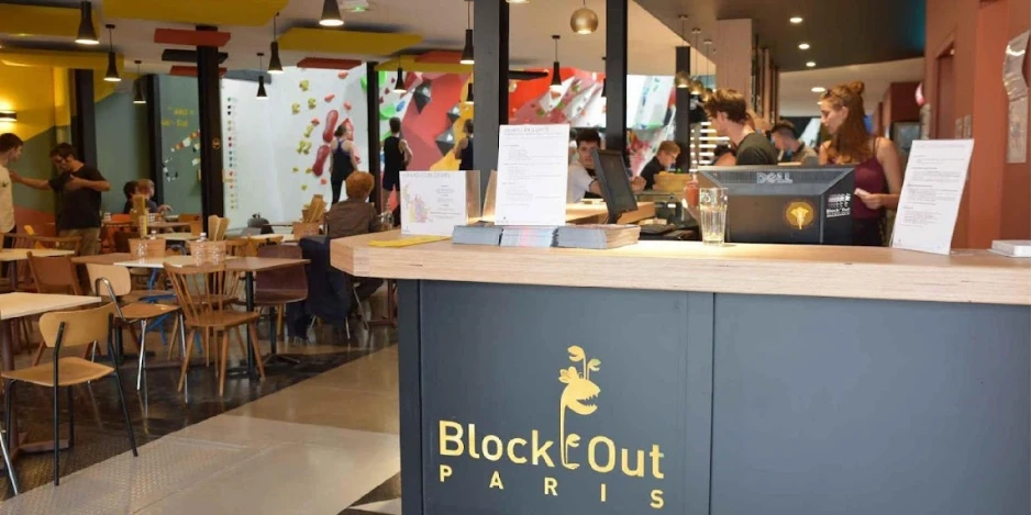 La-petite-soeur-block-out