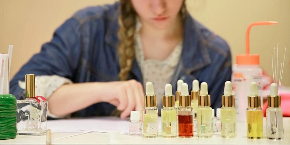 Atelier-de-Creation-de-Parfum-a-Paris