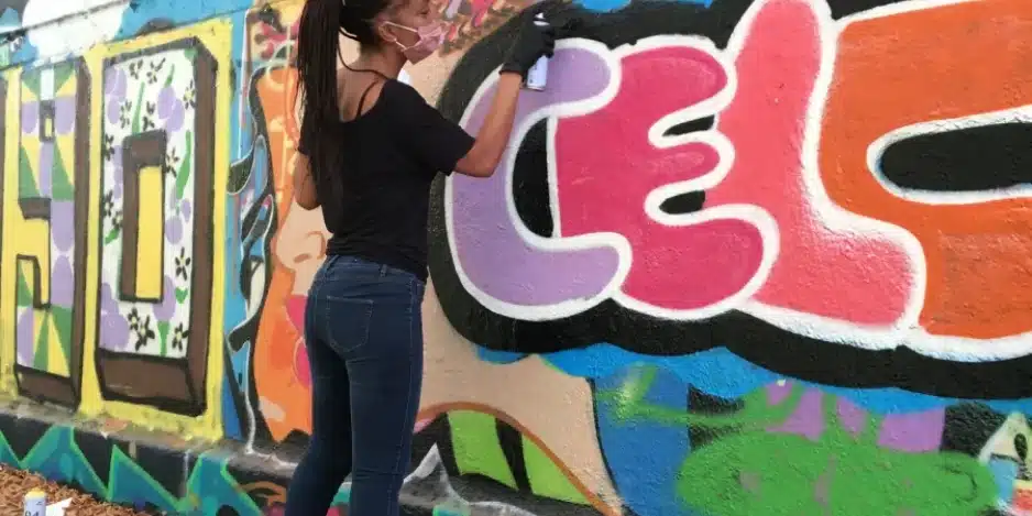Atelier-graffiti-mural-a-Paris-14eme