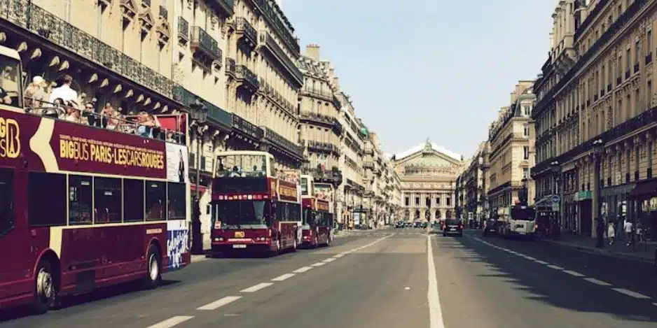 Big-Bus-Paris_-Visite-guidee-Hop-on-Hop-off