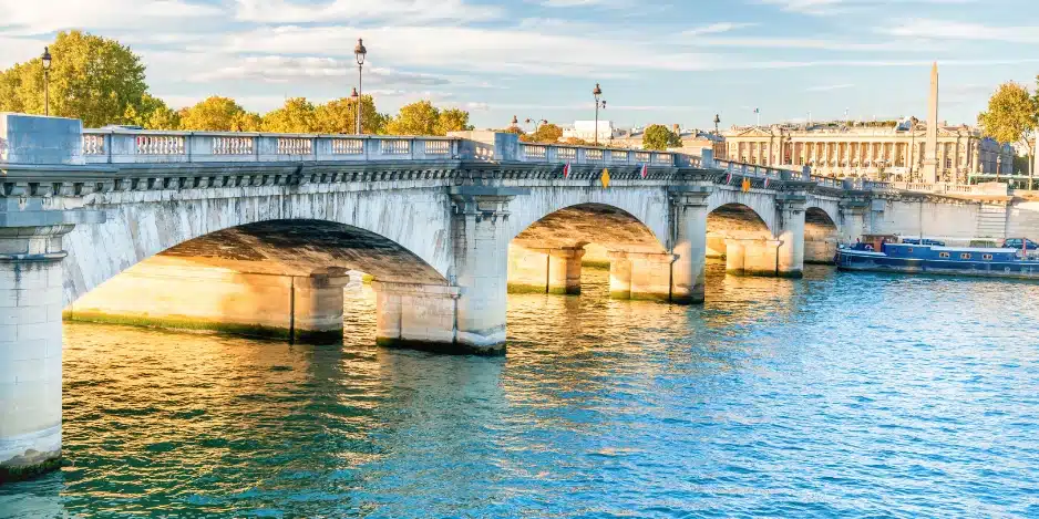 Croisiere-avec-audioguide-diner-au-Le-Bistro-Parisien