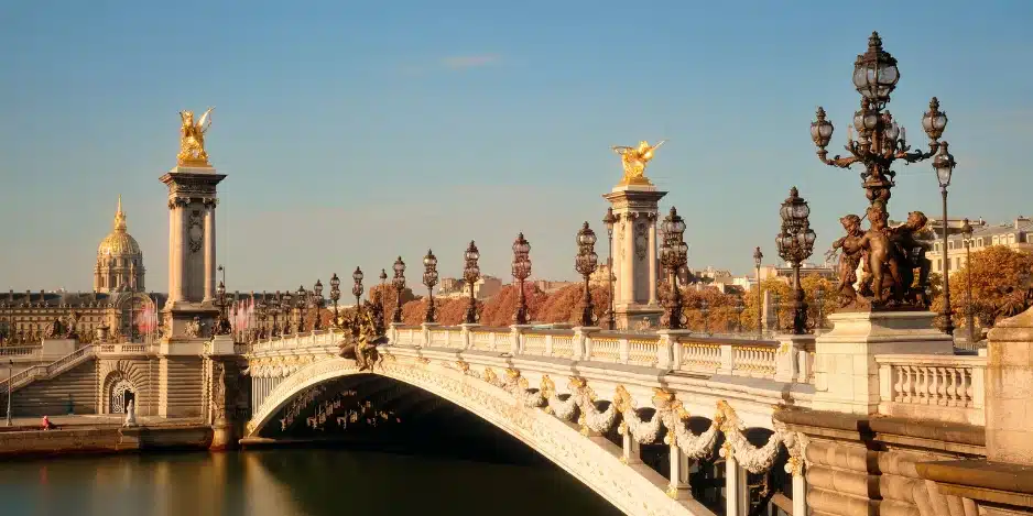 Dejeuner-croisiere-par-Bateaux-Mouches
