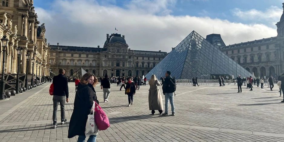 Maman-Mia-Visite-guidee-du-musee-du-Louvre-a-Paris-Activite-adaptee-aux-enfants