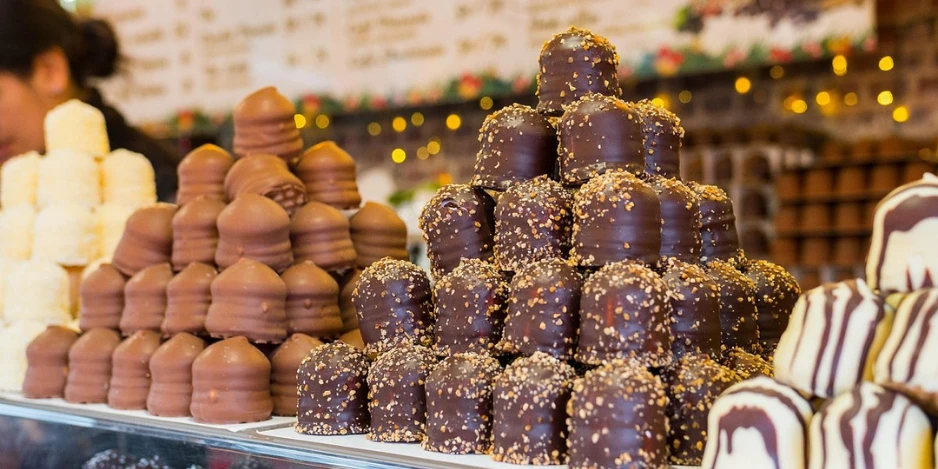 Visite-a-pied-de-lexperience-chocolatee-de-Paris-dans-le-Quartier-Latin-pour-les-enfants