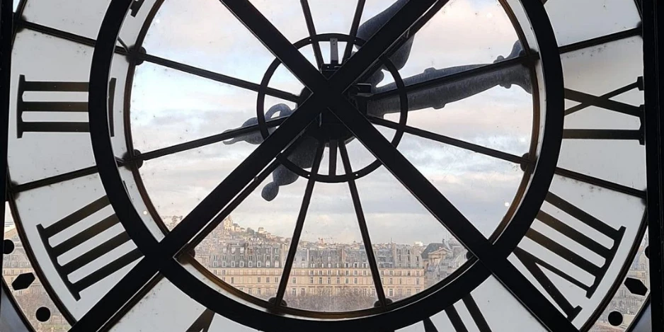 Visite-coupe-file-du-musee-de-Paris-Orsay-avec-activite-adaptee-aux-enfants